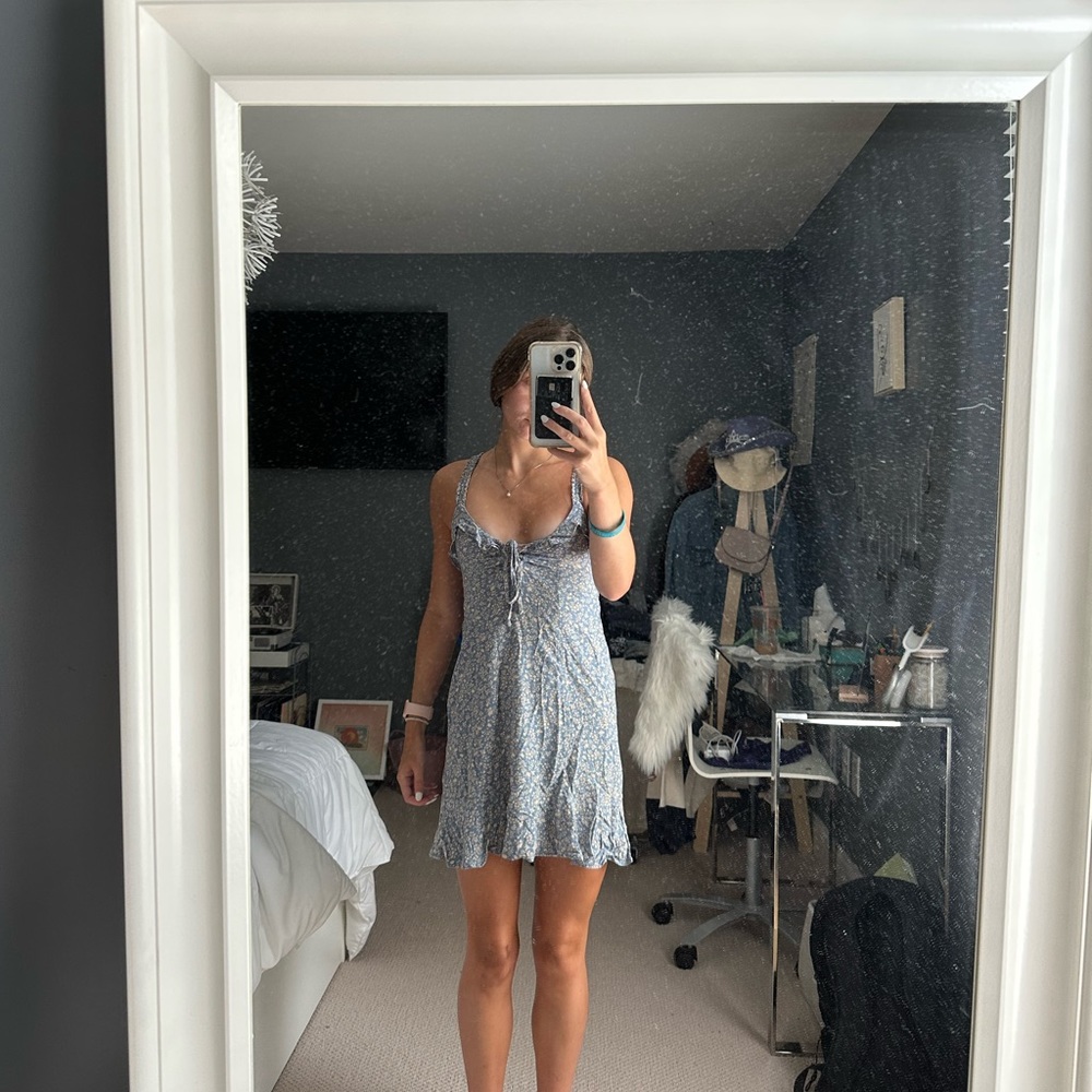 American Eagle summer dress with flower detailing